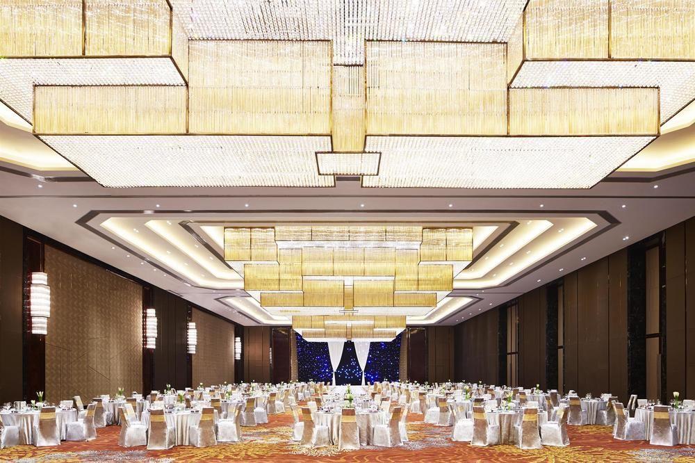 Sheraton Grand Zhengzhou Hotel מראה חיצוני תמונה