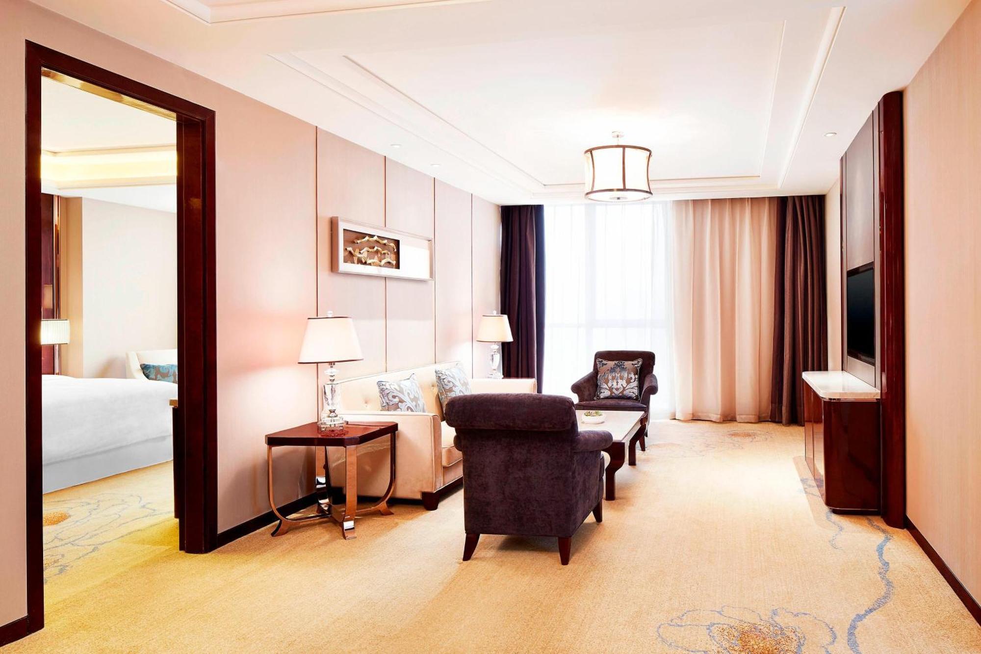 Sheraton Grand Zhengzhou Hotel מראה חיצוני תמונה