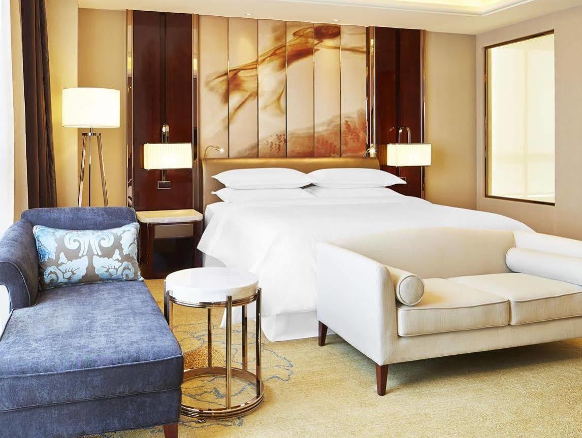 Sheraton Grand Zhengzhou Hotel מראה חיצוני תמונה