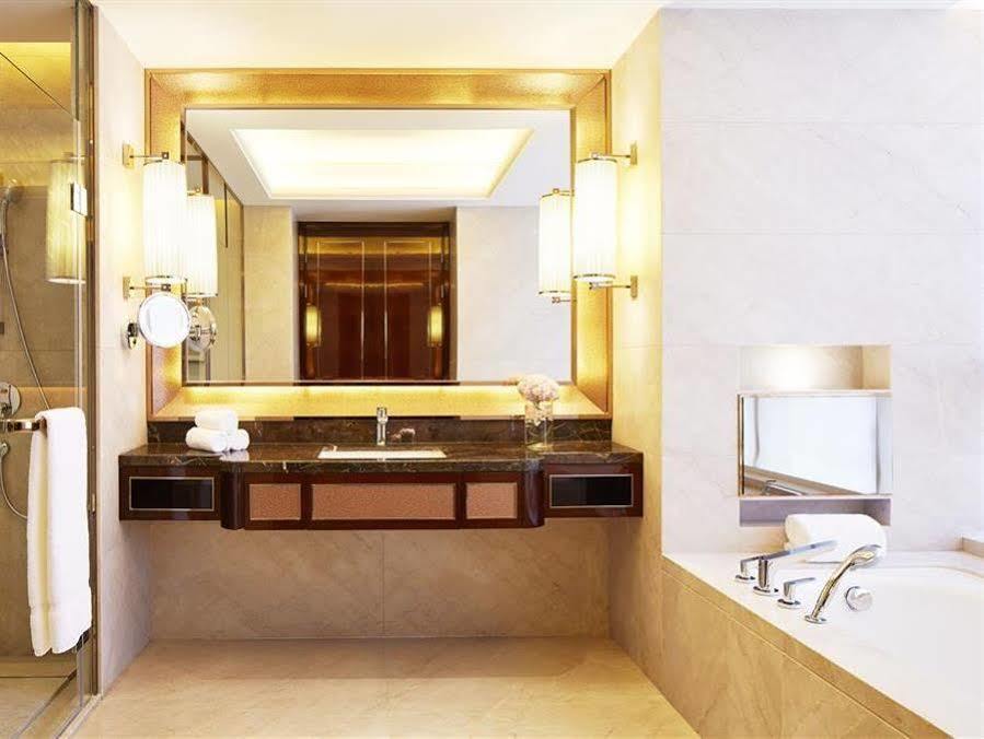 Sheraton Grand Zhengzhou Hotel מראה חיצוני תמונה