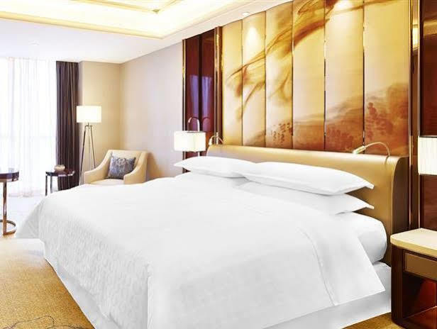 Sheraton Grand Zhengzhou Hotel מראה חיצוני תמונה